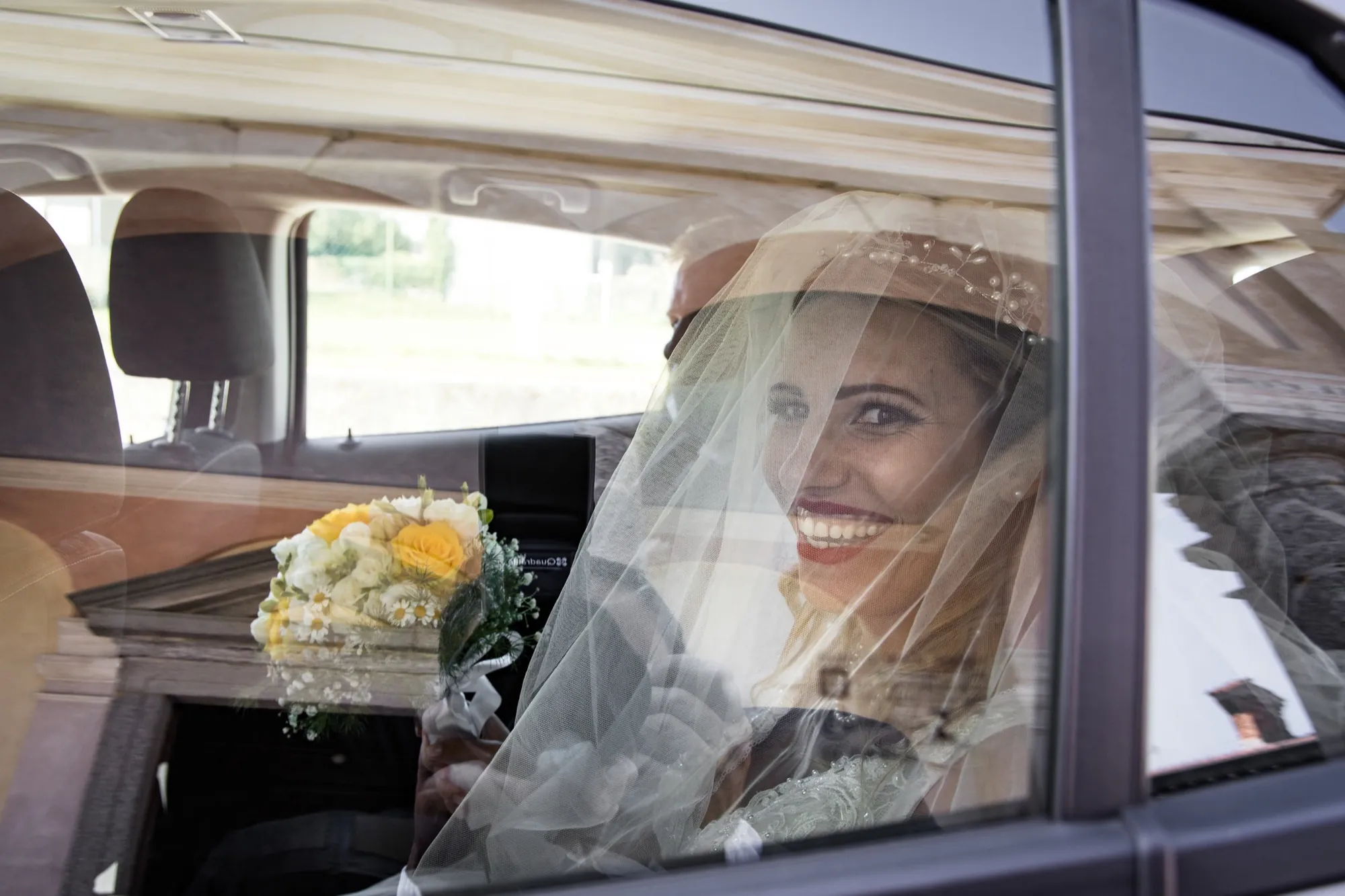 Momento di festa durante un matrimonio, reportage Lucea